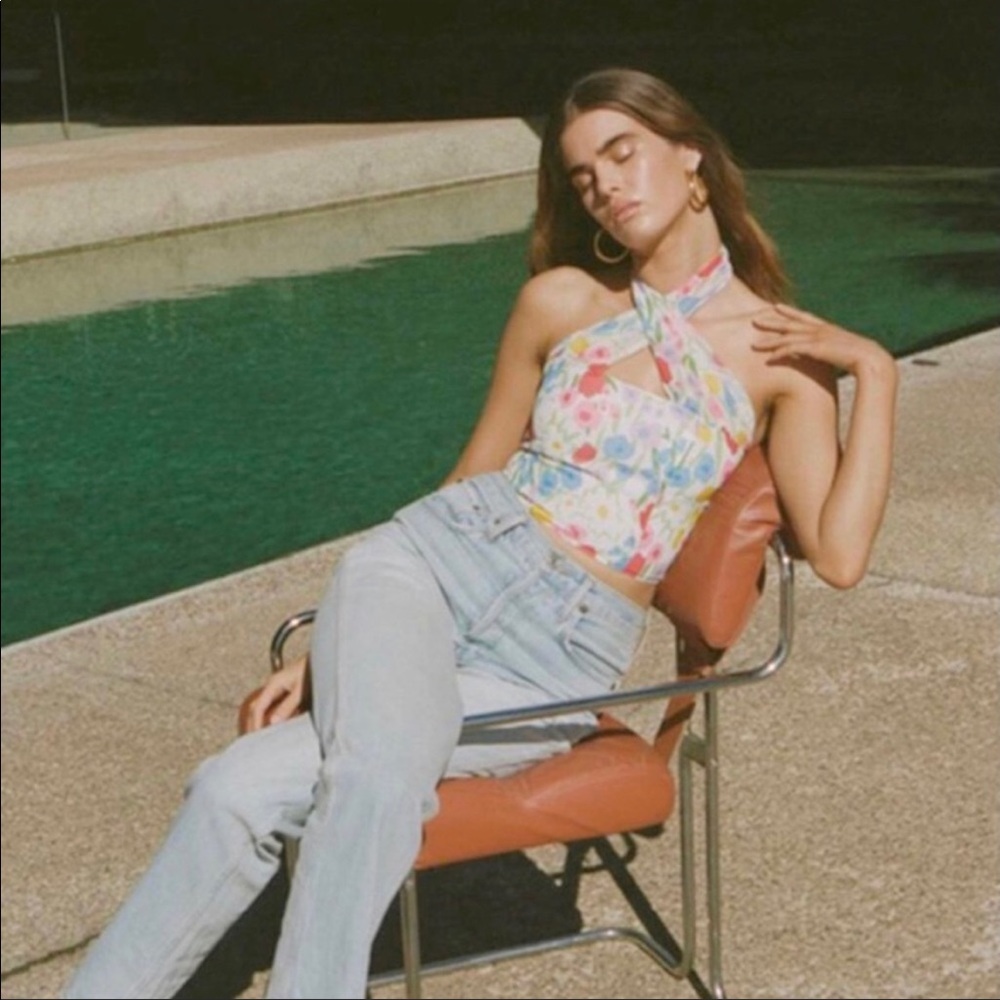 With Jean Tulip Top